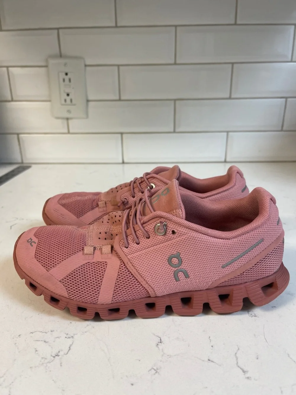 Shoes Running ON Cloud Monochrome Women’s Size 6.5 - Picture 11 of 17